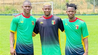 ديانج ينشر صورة له داخل معسكر مالي استعدادًا لمواجهة الجزائر وديًا