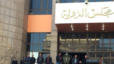 محامٍ يحذر من تفريغ توجيهات الرئيس بشأن تعيين المرأة بالمجالس النيابية والقضائية 