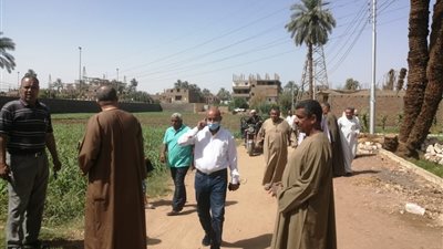 بعد خلاف على رصف الطريق.. سكرتير مدينة الأقصر يرعى اتفاقًا بين قاطني نجع الطينة