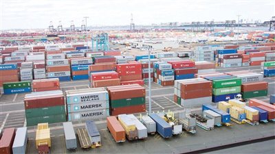 الحكومة توافق على مشاركة القطاع الخاص في إنشاء واستغلال الميناء الجاف بالعاشر من رمضان