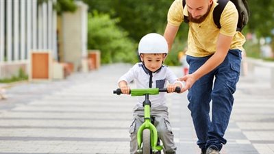 بالتزامن مع يومها العالمي.. تعرف على السن المناسبة لركوب الطفل الدراجة الهوائية؟