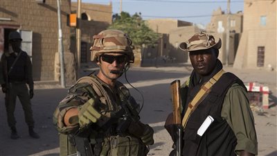 فرنسا تقرر وقف عملياتها العسكرية المُشتركة مع الجيش المالي