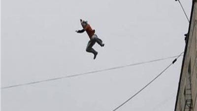 مصرع طالبة ثانوي أثر سقوطها من شرفة الطابق الرابع بمنزلها في سوهاج    