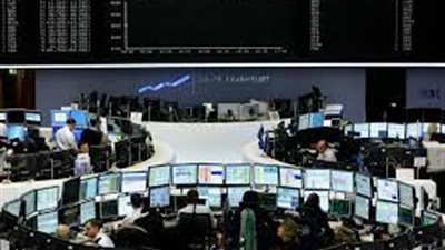 المؤشر الأوروبي يغلق منخفضا مع تراجع أسهم شركات العقارات