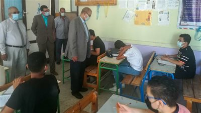 طلاب الشهادة الإعدادية ببورسعيد يؤدون امتحان العلوم (صور) 