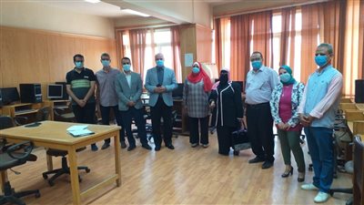 رئيس جامعة الفيوم يستقبل وفد 