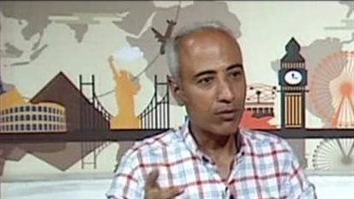 عاطف محمد عبد المجيد يكتب: السيرة في المنفى.. عندما تحمل منفاكَ على كتفك!