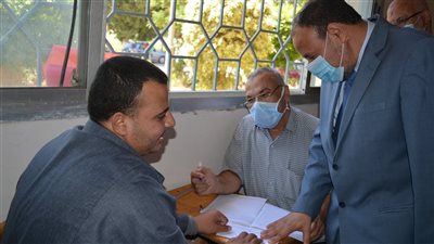 نائب رئيس جامعة الأزهر للوجه القبلي يتفقد سير امتحانات الكليات 