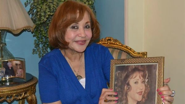 الفنانة آمال رمزي