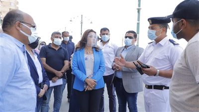   محافظ دمياط تتابع أعمال مشروع تطوير ورصف طريق كورنيش النيل