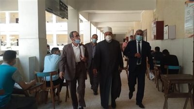 نائب رئيس جامعة الأزهر بطنطا يتابع لجان الامتحانات ويتابع حملات التطعيم ضد كورونا