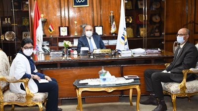 رصد 182 مليون جنيه لتنفيذ أعمال رصف بـ3 مشروعات رئيسية بقنا 