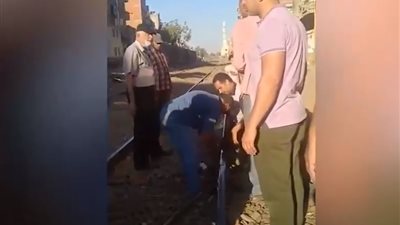 إصلاح كسر قضبان شريط السكة الحديد في المحلة وعودة حركة القطارات (خاص)