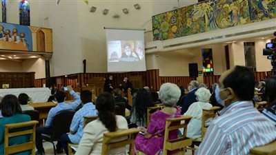 البابا تواضروس للمطران منير حنا: خدماتك متفانية للوطن والكنيسة   