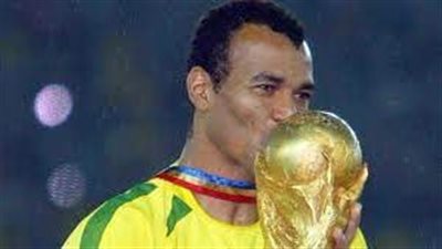 تعرف على كافو أسطورة البرازيل وأفضل ظهير في تاريخ كرة القدم.. حمل كأس العالم مرتين بمونديال 94 و2002 (صور) 