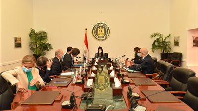 وزيرة التعاون الدولي تلتقي وفد وزارة المالية الفرنسية لبحث الحزمة التمويلية الجديدة 