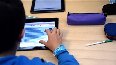 تأخر الامتحان التجريبي لطلاب الثانوية العامة بمنصة “Exam” نصف ساعة (صور)