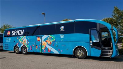  المنتخب الإسباني ينشر صورة حافلة الفريق في بطولة يورو 2020 (صورة)