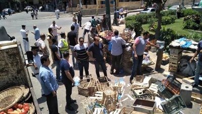 إغلاق وتشميع 3 محال في حملة بحي الجمرك بالإسكندرية