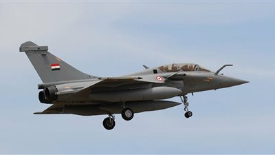 صفقة مصرية جديدة من مقاتلات الرافال الفرنسية.. مستشار الأكاديمية العسكرية يوضح 