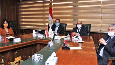 وزيرا الطيران المدني والسياحة والآثار يلتقيان عددًا من المستثمرين