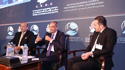 وزير الاتصالات: تخصيص 400 مليون جنيه لتدريب 115 ألف شخص  لتأهليهم للوظائف