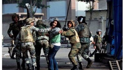 اليوم.. إعادة محاكمة 3 متهمين بـ