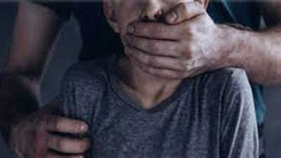 استدرجها في عقار مهجور ووضع يده في مكان حساس.. والدة الطفلة جودي تروي تفاصيل هتك عرضها