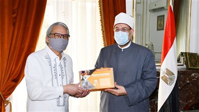 وزير الأوقاف خلال استقبال سفير الفلبين: دورنا نشر ثقافة التسامح والسلام لصالح الإنسانية (صور)