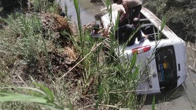 إصابة 5 أشخاص بحادث انقلاب سيارة في ترعة بشبين القناطر