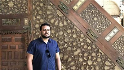 الفائز بجائزة الزخرفة من 