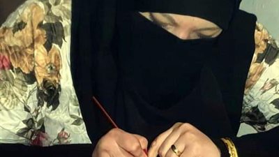 إيمان الشيمي تهدي فوزها بجائزة ملتقى القاهرة للخط العربي إلى أساتذتها