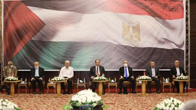 إسماعيل هنية ووفد من حماس يلتقون رئيس المخابرات المصرية لبحث عدة قضايا