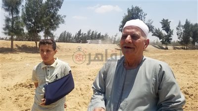 أول تعليق من أسرة مصرية عثرت على لوحة أثرية غرب قناة السويس وسلمتها للشرطة