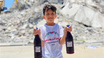 طفل فلسطيني يدعم المصريين القائمين على إعمار غزة: 