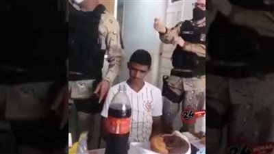 الشرطة البرازيلية تحتفل بعيد ميلاد لص داخل السجن (فيديو)