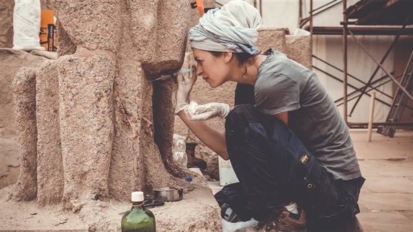 ترميم تمثال توت عنخ