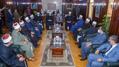 محافظ الإسكندرية يستقبل وزير الأوقاف ووفدًا من الأزهر ويشيد بالفكر الديني المستنير ومجابهة التطرف   