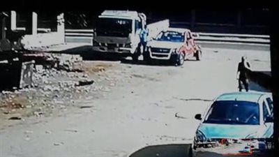 لحظه سرقة سيارة نقل من شارع غنيم المتفرع من صلاح سالم (فيديو)