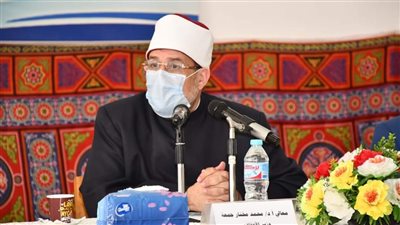 وزير الأوقاف يهنئ المفتي بثقة الرئيس السيسي وتجديد التعيين لمدة عام