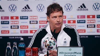 مدرب ألمانيا: متحمسون للعب أمام الجمهور
