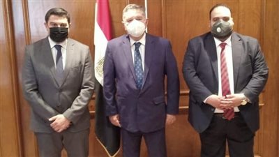 وزير قطاع الأعمال يشهد توقيع مذكرة تفاهم لتأمين واردات مصر من الأخشاب 