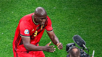 لوكاكو يسجل هدف بلجيكا الأول في روسيا ويوجه رسالة دعم إلى إريكسن