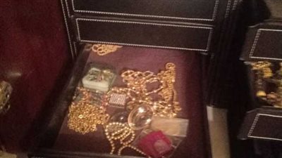 مغارة علي بابا.. العثور على أكثر من 6 آلاف قطعة أثرية وفنية في 