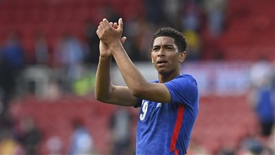 تقارير: ليفربول يقود سباق التعاقد مع جود بيلينجهام من دورتموند الصيف المقبل