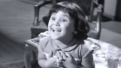 أربعة يا ماما أنا العروسة.. لمحات من حياة الطفلة المعجزة إكرام عزو في ذكرى ميلادها