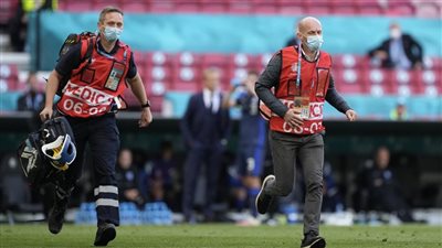 طبيب إريكسن: الإسعاف السريع للاعب أسهم في بقائه على قيد الحياة