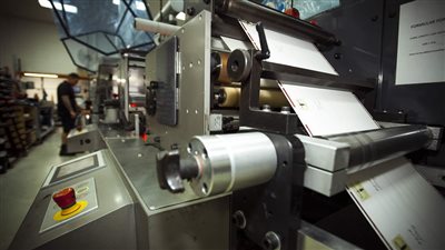 عاوزين بودرة حبر.. ضبط تشكيل عصابي للنصب على صاحب مطبعة بالقاهرة 