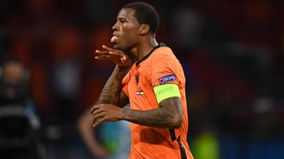 فينالدوم يهدي فان دايك هدفه في شباك أوكرانيا