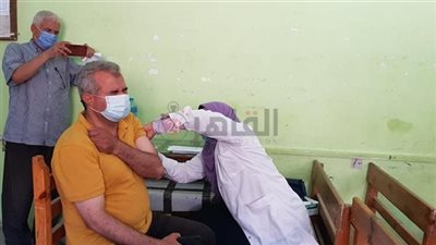 في شهر واحد.. كيف طعمت وزارة التعليم ربع مليون معلم وإداري قبل بدء الدراسة؟